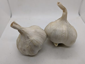 Transylvanian garlic- a softneck from Romania, of the Artichoke subfamily.